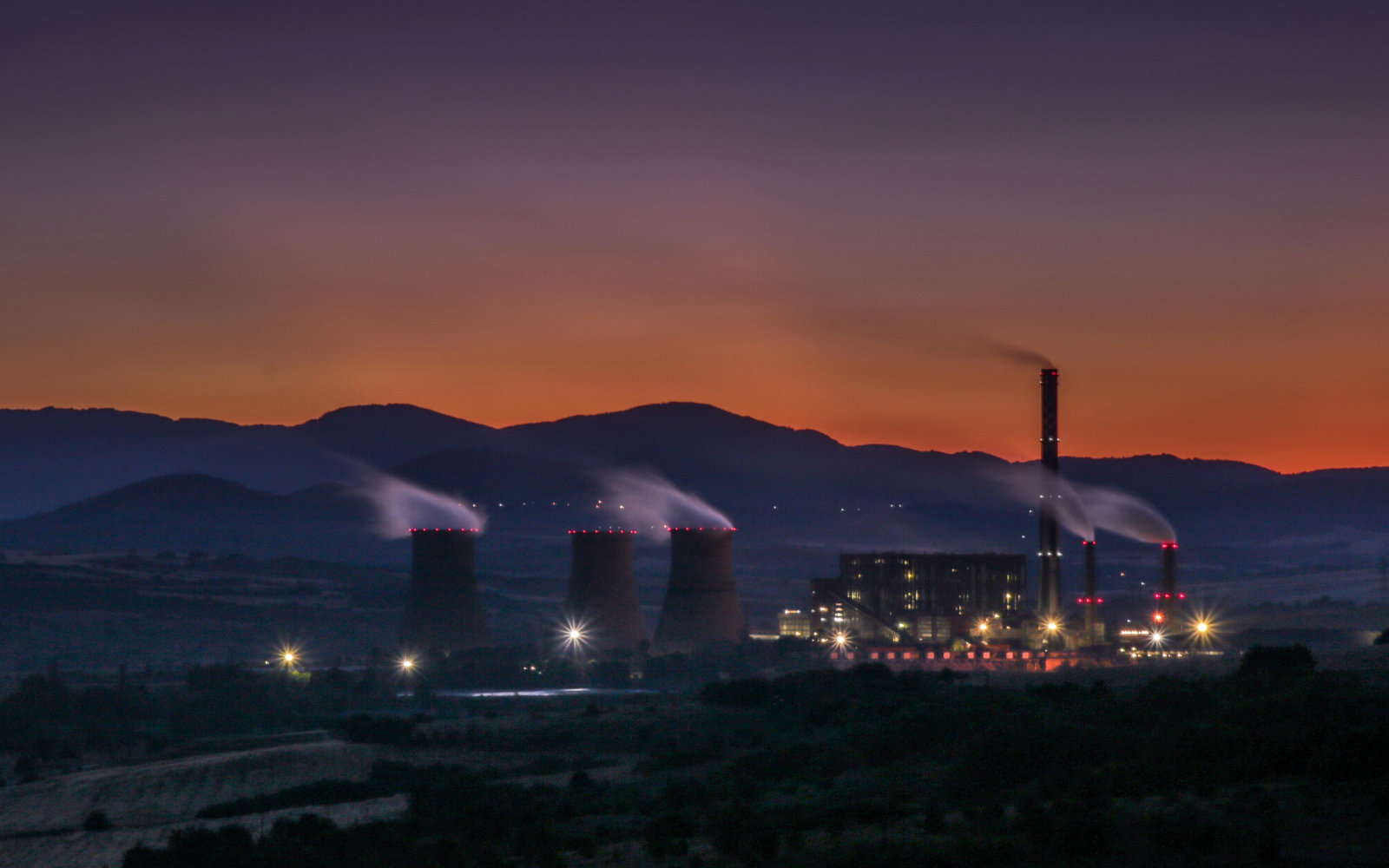 Hilirisasi dan Hulunisasi